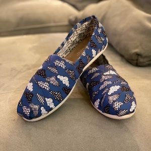 TOMS Alpargata Rain Cloud Pattern Size 9.5